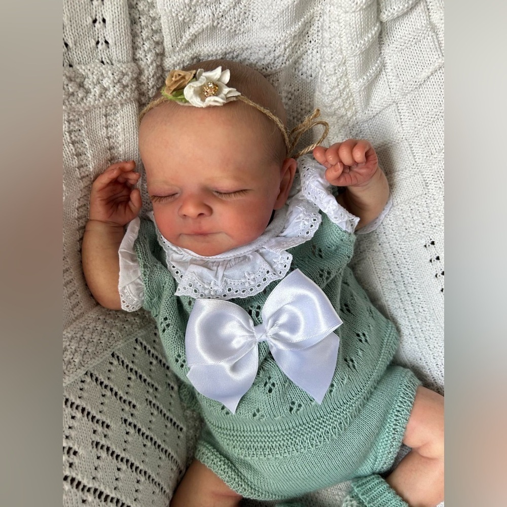 Reborn baby doll - realistic, painted with appropriate mottling of newborn - Picture 3 of 16